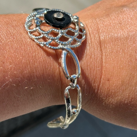 4/$100 Elegant Silver and Black Bracelet 5th avenue 6.5 inches 🙋♀️ - Picture 7 of 7
